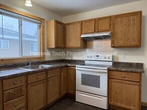 Building Photo - 611 2nd Ave W