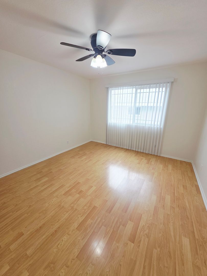 Building Photo - 319 Concord St