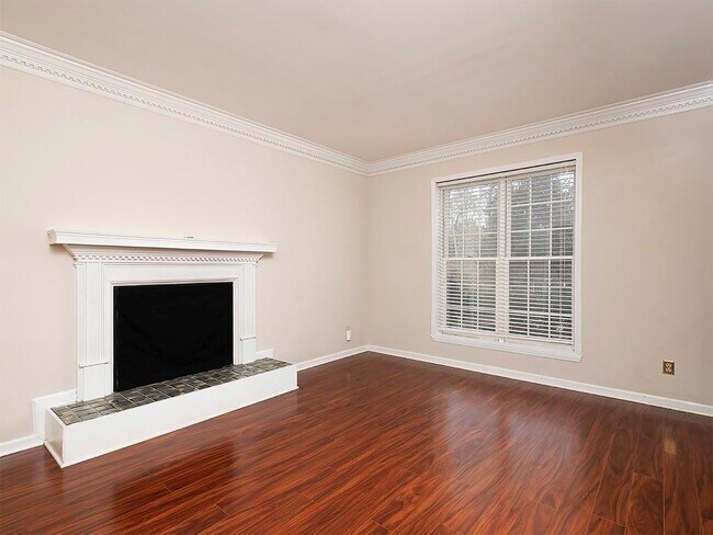 Building Photo - 8950 Carroll Manor Dr