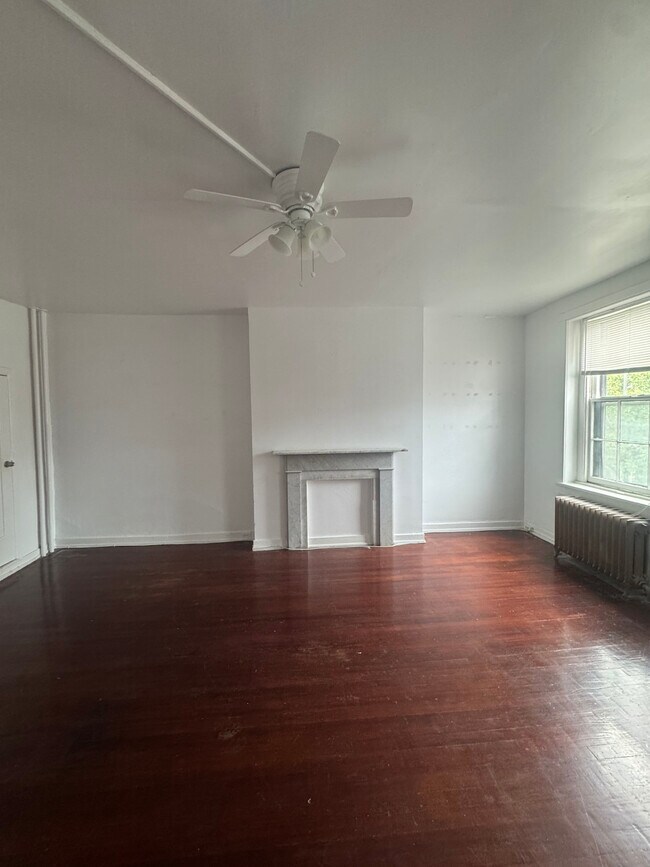 Building Photo - 800 Cathedral St