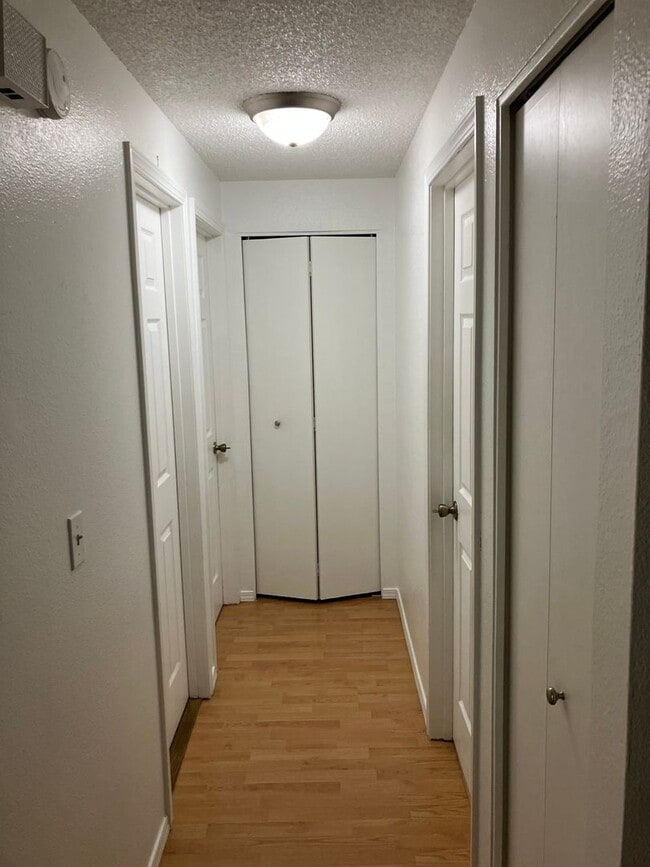 Building Photo - 2429 NE Saratoga St