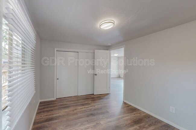 Building Photo - 1717 Griegos Rd NW