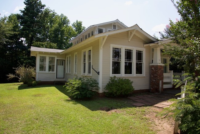 Building Photo - 1288 McCullin Rd