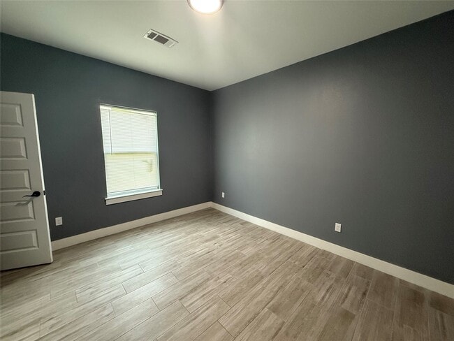 Building Photo - 9815 Garcroft St
