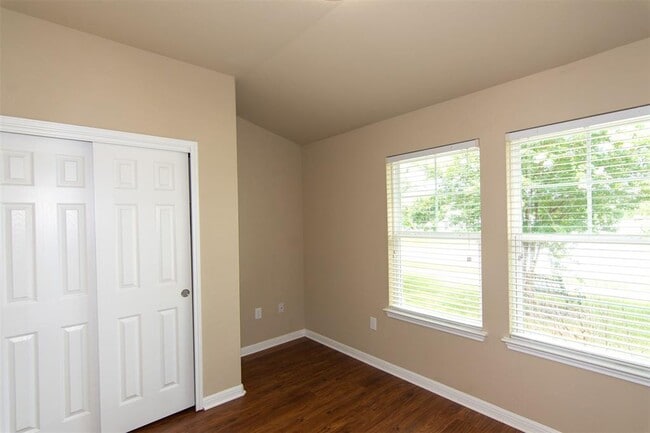 Building Photo - 18405 Tallgrass Prairie Dr