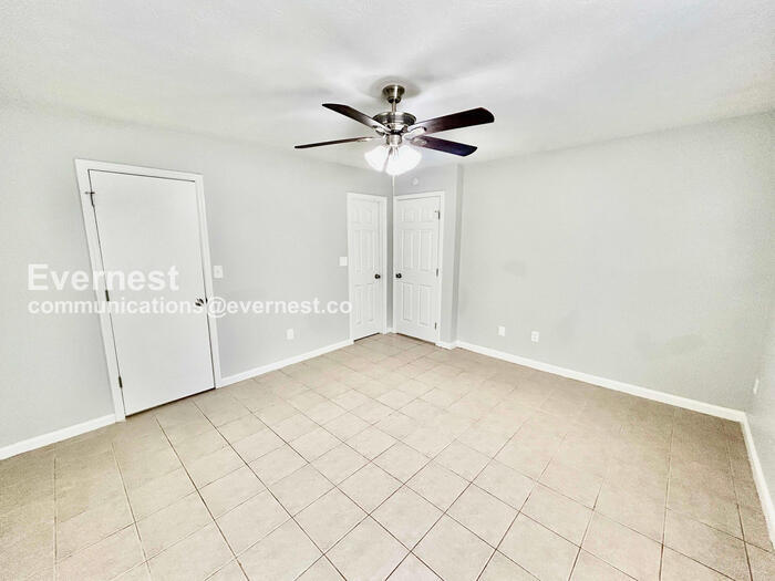 Building Photo - 5049 Donnell Way