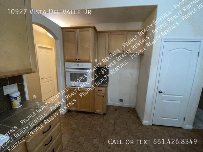 Building Photo - 10927 Vista Del Valle Dr