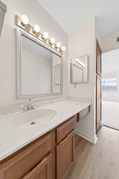 Building Photo - 200 Sanders Ferry Rd