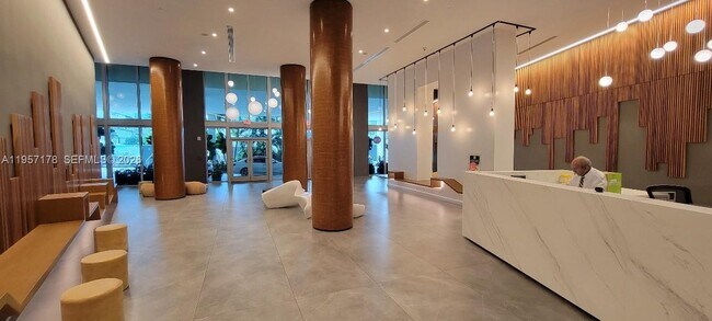 Building Photo - 350 S Miami Ave