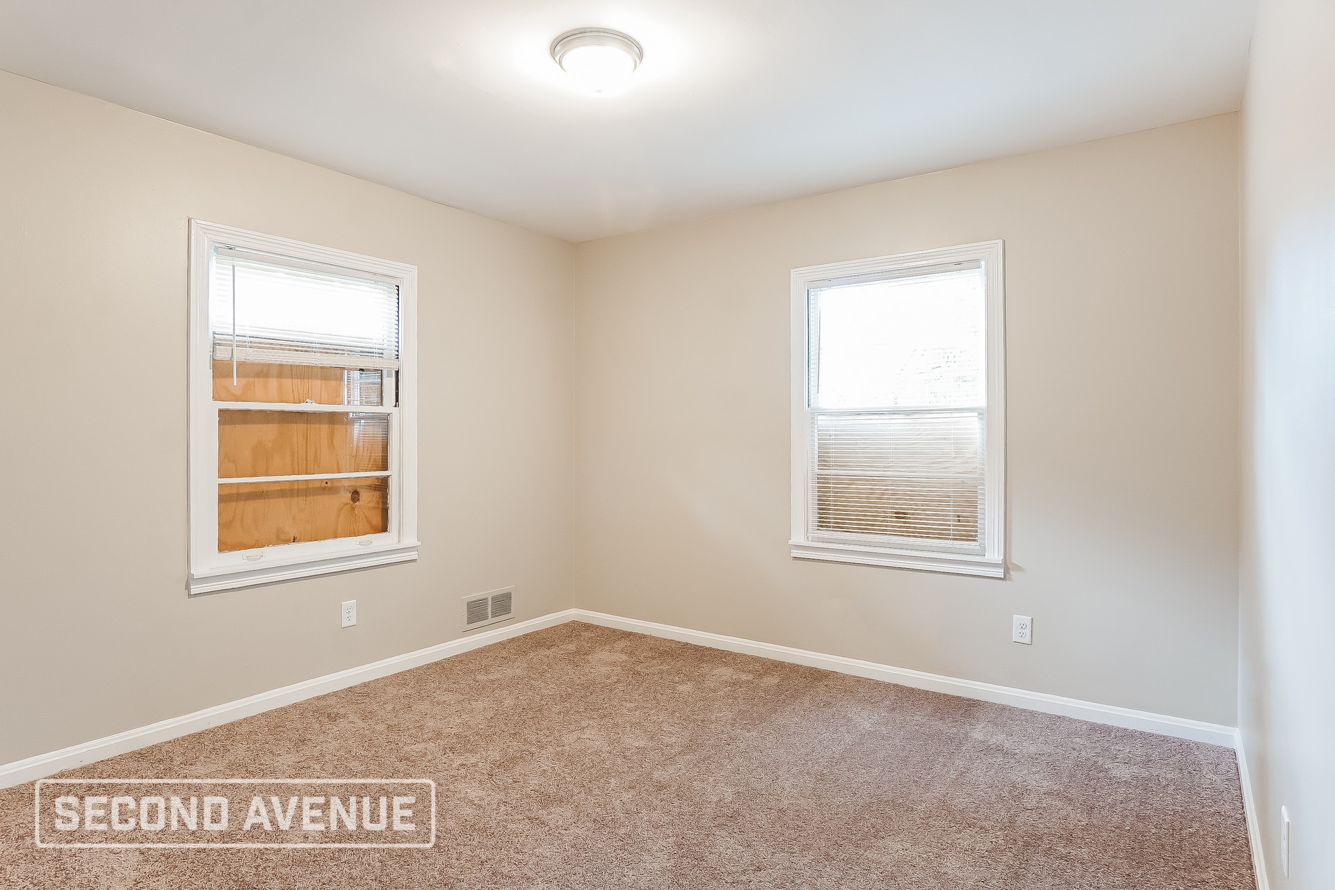 Building Photo - 9725 Red Ln Dr