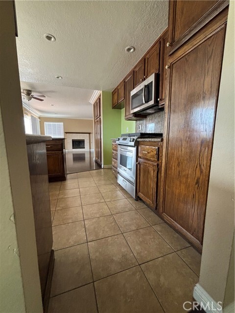Building Photo - 17092 Whispering Brook Way