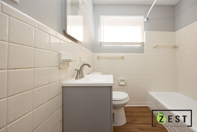 Building Photo - 3BDRM Warren Home! OPEN HOUSE 11/22 11AM-1...