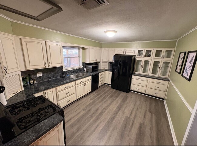 Building Photo - 3 Bed 2 Bath Home for Lease in Maplewood!