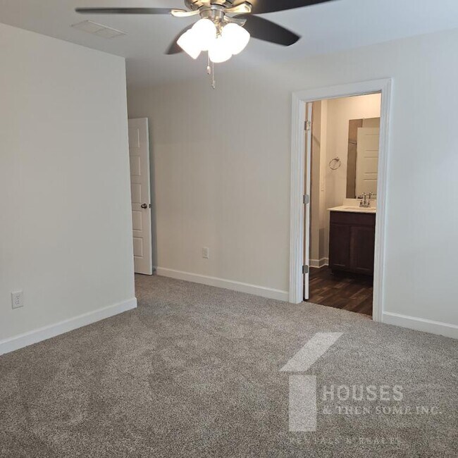 Building Photo - 614 Reese Ln