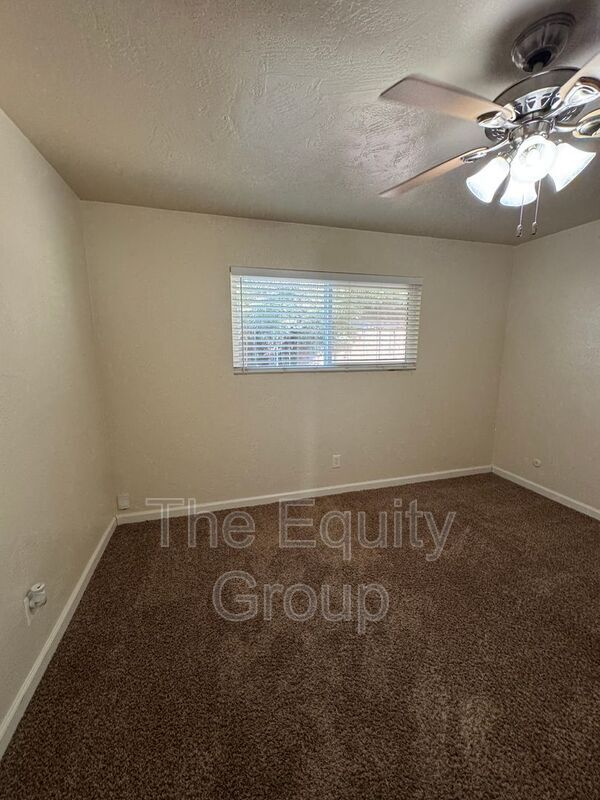 Building Photo - 547 W Tulare Ave