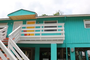 Building Photo - 3175 Phoenix Ave
