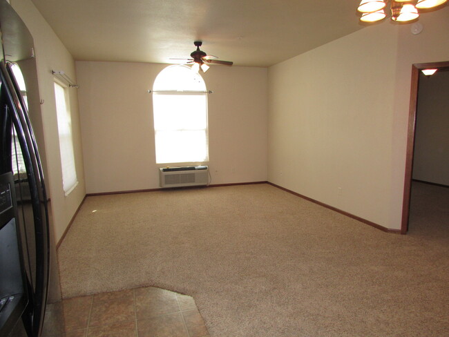 Building Photo - 2 BEDROOM | 1 BATH | GROUND LEVEL CONDO | ...