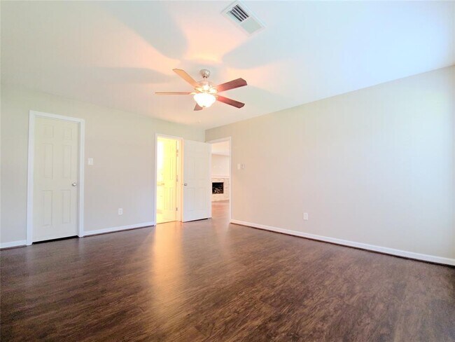 Building Photo - 10603 Brentway Dr