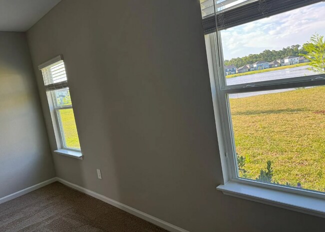 Building Photo - 657 Silver Landing Dr