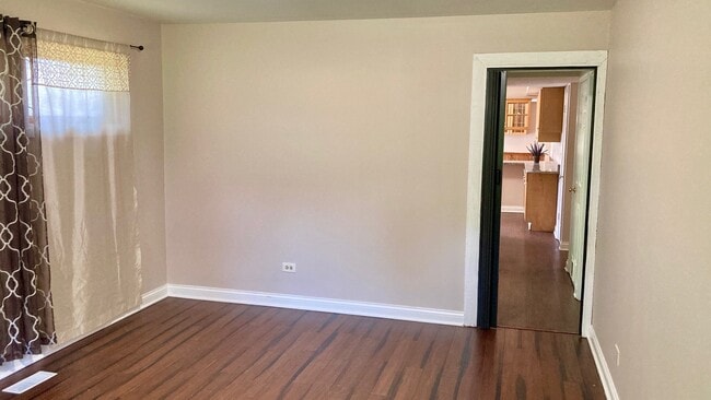 Building Photo - 61 Foxcroft Rd