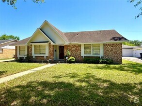 Building Photo - 7711 Lacy Hill Dr
