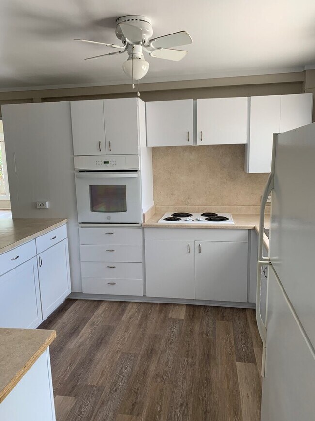 Building Photo - Kailua- Updated 3 bedroom 2 bath beautiful...
