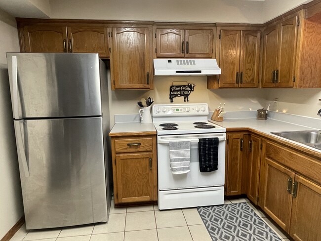 Building Photo - 408 Summerset Dr