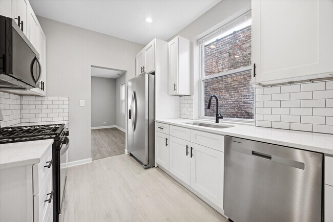 Building Photo - 8018 S Harvard Ave