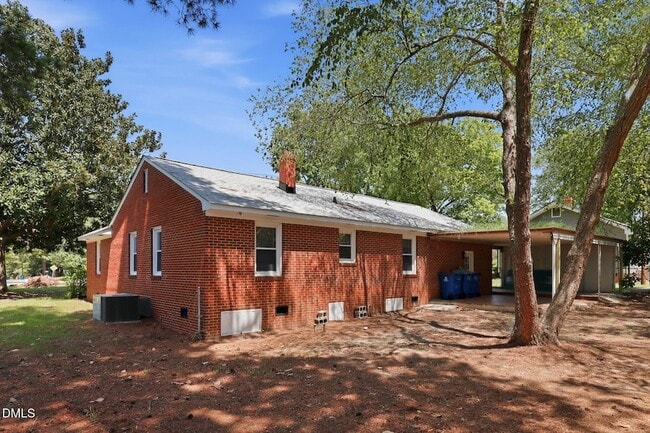 Building Photo - 1305 Erwin Rd