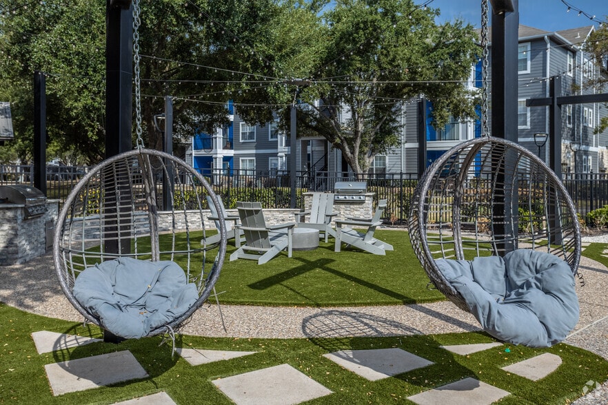 Courtyard - The Link