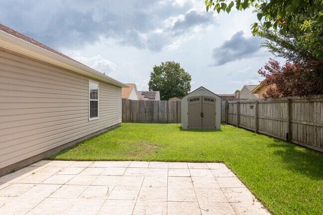 Building Photo - 617 Hanley Downs Dr