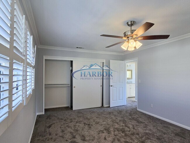 Building Photo - Beautifully Updated 3-Bed, 2-Bath Townhome