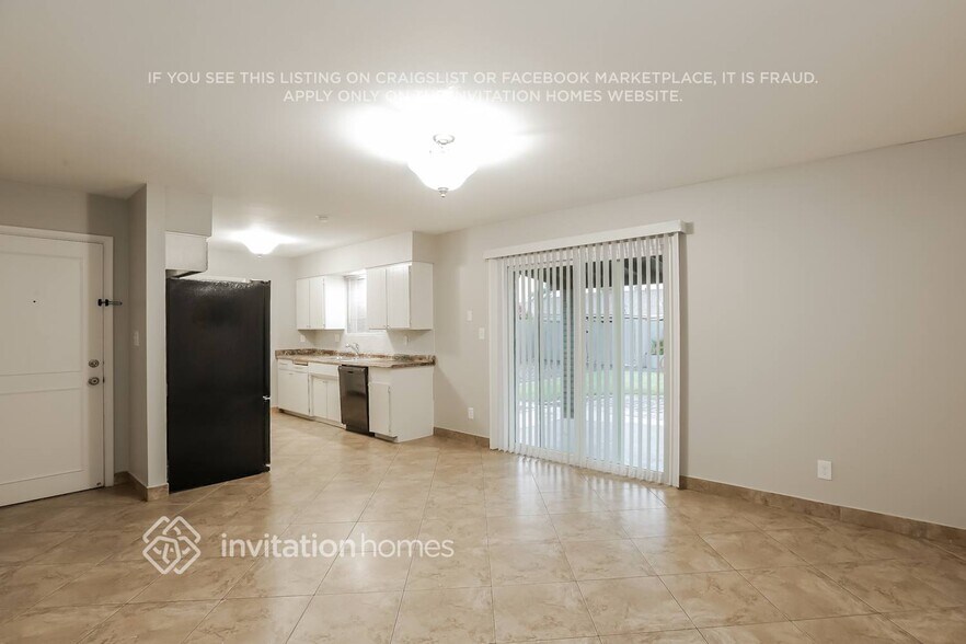 Building Photo - 486 W Gail Dr