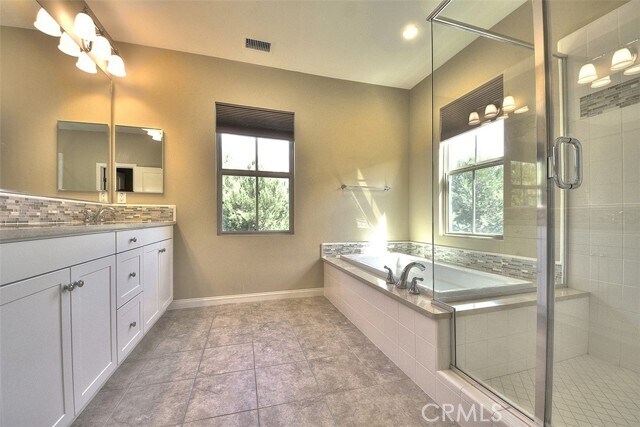 Building Photo - 46 Larkfield
