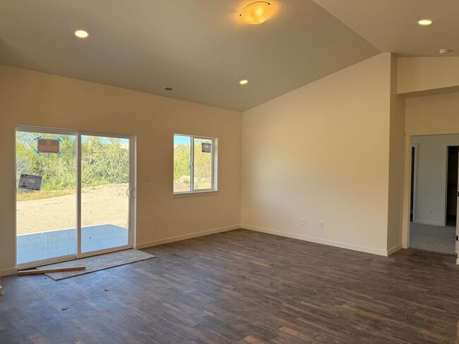 Building Photo - Brand New 4 bedroom, 2 bath, 2 car garage ...