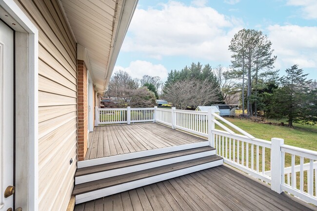 Building Photo - 3 Bedroom Home in Campbell County