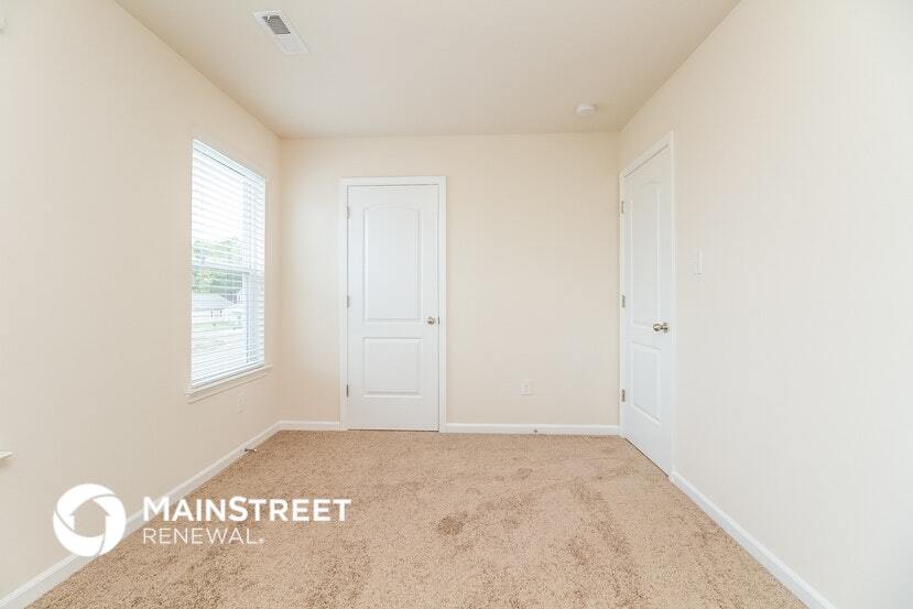 Building Photo - 3321 Marichal Dr