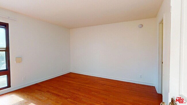 Building Photo - 7777 W 91st St