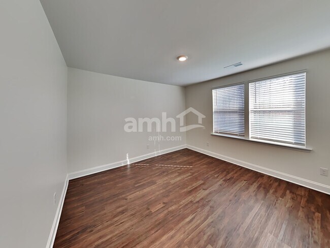 Building Photo - 616 Rivermist Dr