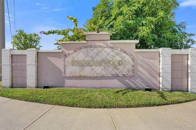 Building Photo - 8105 SW 19th St