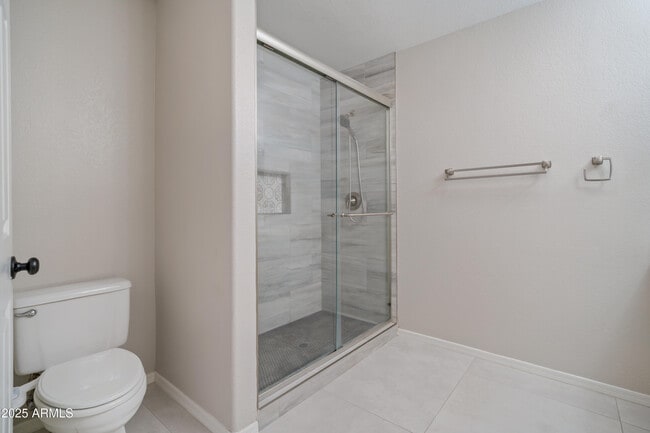 Building Photo - 8316 W Sweetwater Ave