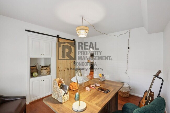 Building Photo - 5025 Hillsboro Pike