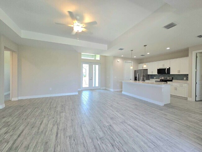 Building Photo - 1717 NW 14th Ave