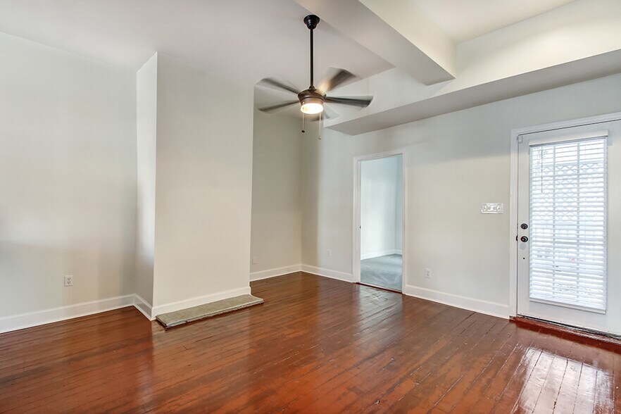 Building Photo - 303 W Henry St