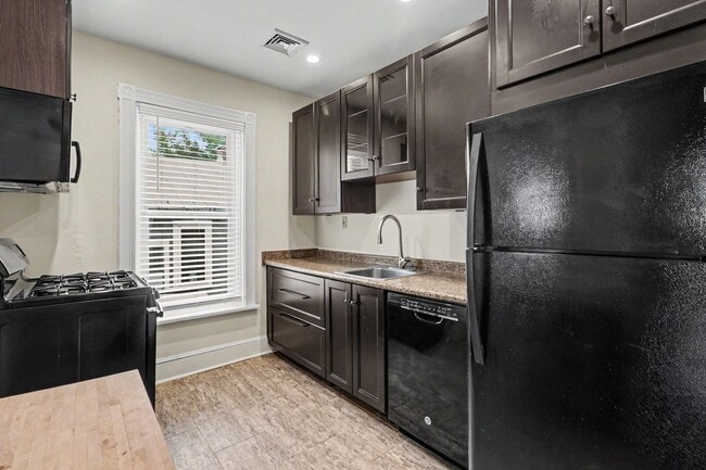 Building Photo - 36 W Pomfret St