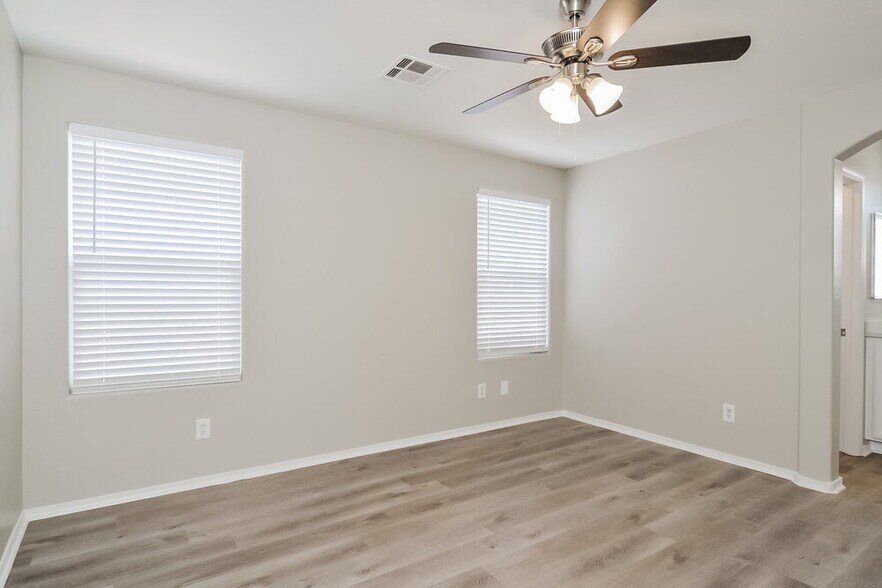 Building Photo - 1006 Grand Cerritos Ave