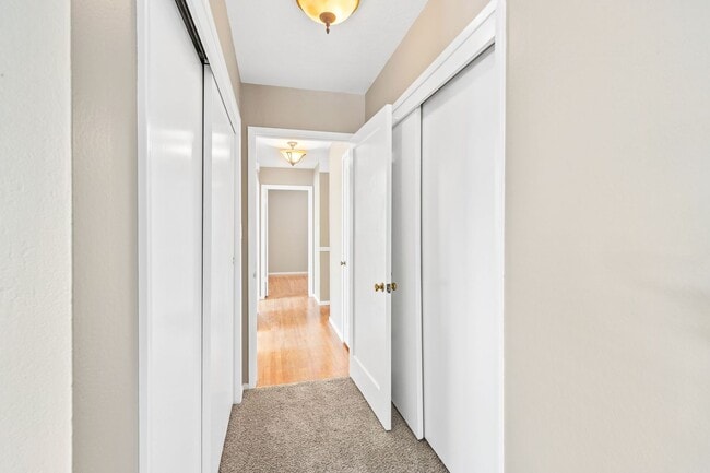 Building Photo - Charming Single-Level 3 Bedroom, 2 Bath Home