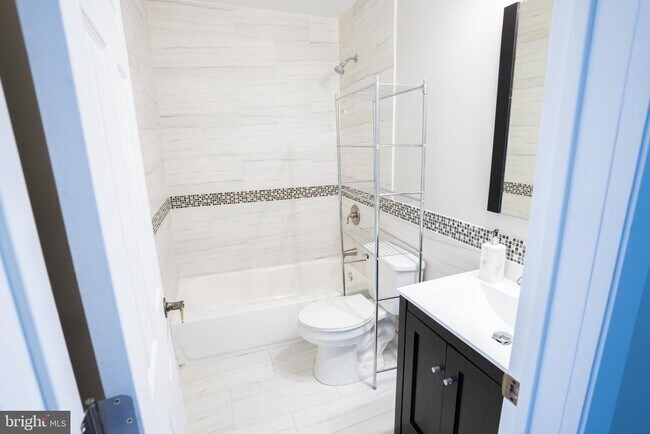 Building Photo - 1745 N 60th St