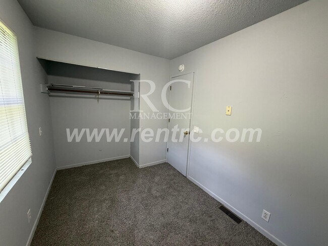 Building Photo - 15986 Arrowhead Rd