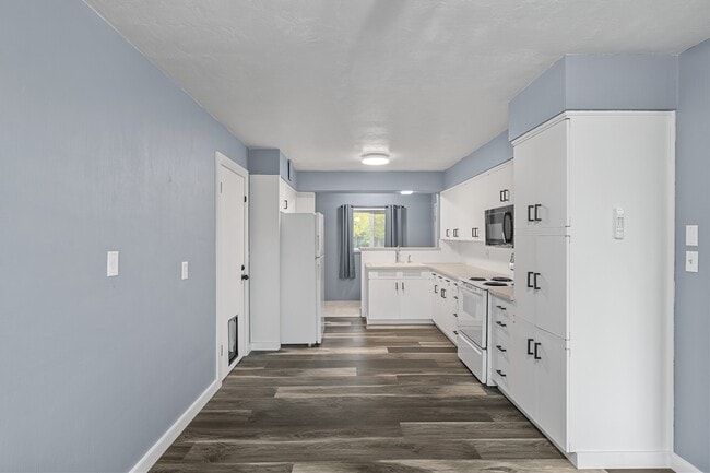 Building Photo - 410 Lois Ln Ct